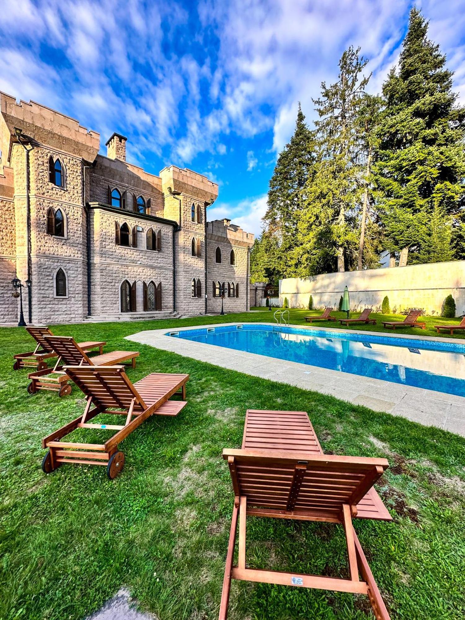 The Castle - Your Unique Way Of Retreat بوروفتس المظهر الخارجي الصورة